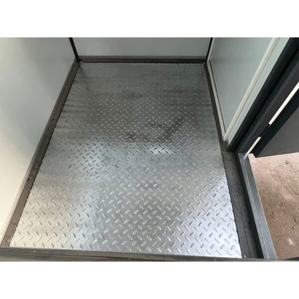 6_56ce484e-a09c-4c8d-ab41-61c3497e17b0_900x.jpg BW Guard Shack With AC & Heating - 6.5×5 ft Security Booth