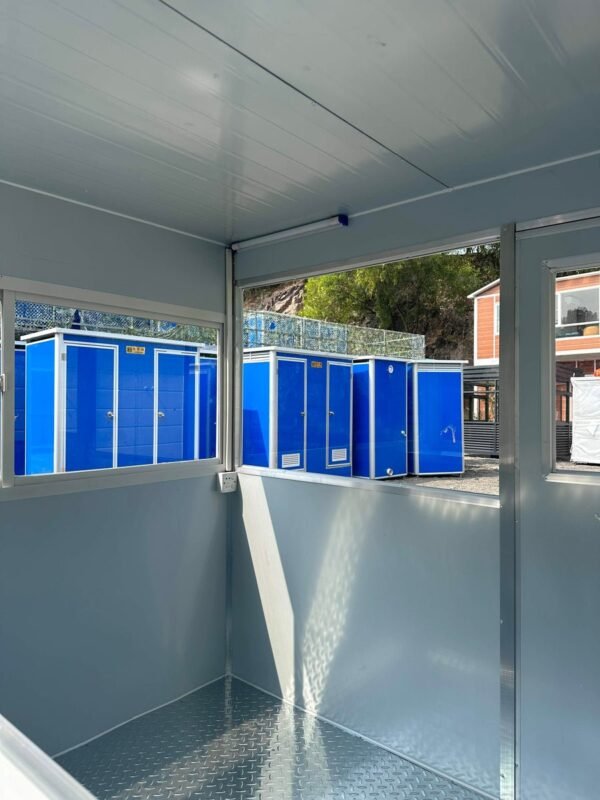 c04627817fbec73531b22bb1ac97d5c5_77d9a653-7484-4e07-998a-220938973393_900x.jpg Blue Guard Booth With AC & Heating - 5×5 ft Security Booth